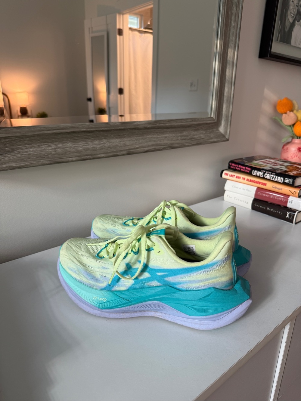 Light Green and Teal Women's Running Shoes